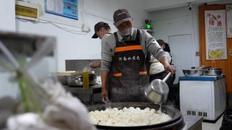 是否擔(dān)心熱度下去？被全網(wǎng)催開門的河南水煎包店老板：火只是暫時的