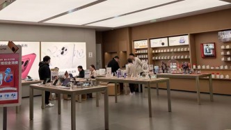 實探漲價后手機市場：價格敏感型消費者猶豫，店員建議“早點入手”