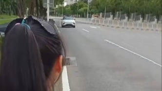 馬上評(píng)丨這段無(wú)人駕駛網(wǎng)約車視頻，為何火到了國(guó)外