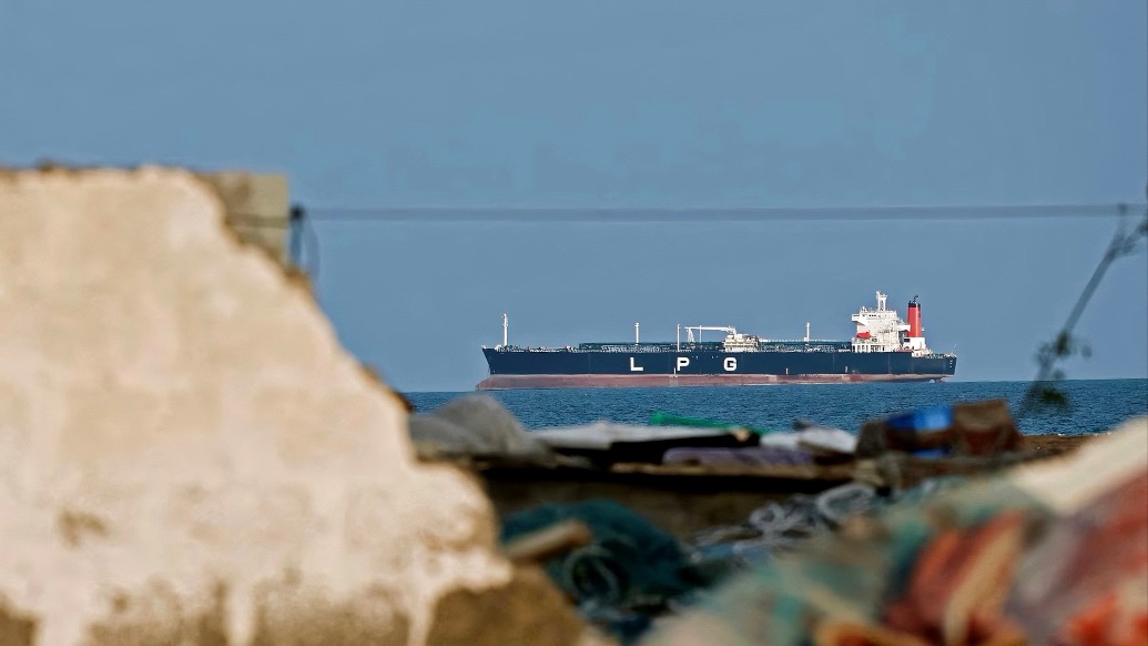 連線(xiàn)科威特｜美以伊戰(zhàn)火下中國(guó)出海商人無(wú)奈：貨物全堵海上了
