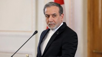 伊朗外长称准备允许日本船只通过霍尔木兹海峡，日方态度谨慎