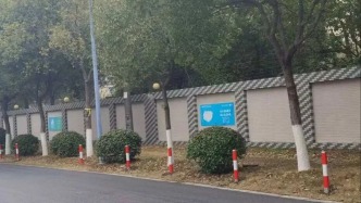 綠化帶變“停車場”，如何有效整治、實(shí)現(xiàn)“還綠于民”？