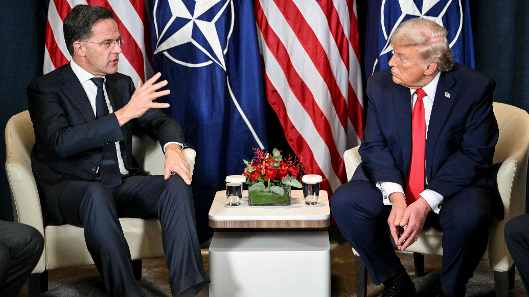 特朗普罵北約“紙老虎”，呂特不敢回?fù)暨€說(shuō)“理解”
