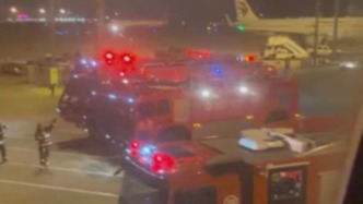 東航回應“航班落地后機艙內(nèi)出現(xiàn)火情”：旅客手機受擠壓冒煙起燃，航班運行未受影響