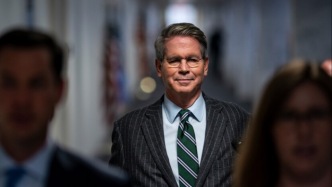 美國(guó)汽油價(jià)格瘋漲，美財(cái)長(zhǎng)“安撫”民眾：要感激和理解特朗普