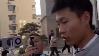 “梅姨案”被拐孩子申聰現(xiàn)場聲援姜甲儒：看看人販子會得到什么懲罰