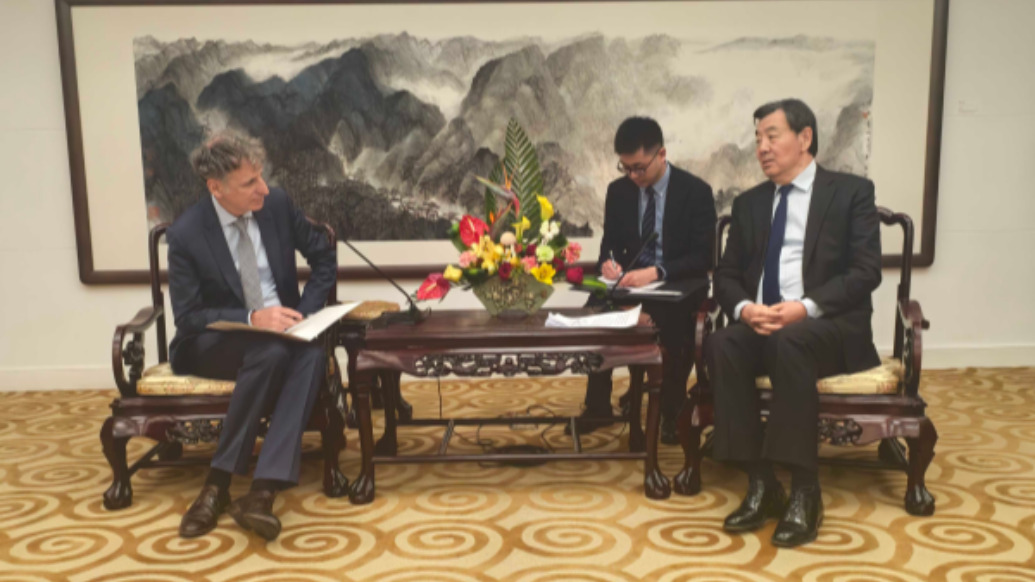 中国政府中东问题特使翟隽会见以色列驻华大使贝以理