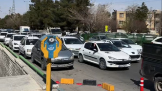 出伊朗記①｜人們擔(dān)心頭頂?shù)谋?，但更?dān)心手里的油瓶和明天的馕