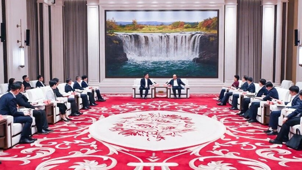 許勤梁惠玲會(huì)見劉強(qiáng)東：將持續(xù)優(yōu)化營(yíng)商環(huán)境，為企業(yè)發(fā)展壯大創(chuàng)造良好條件