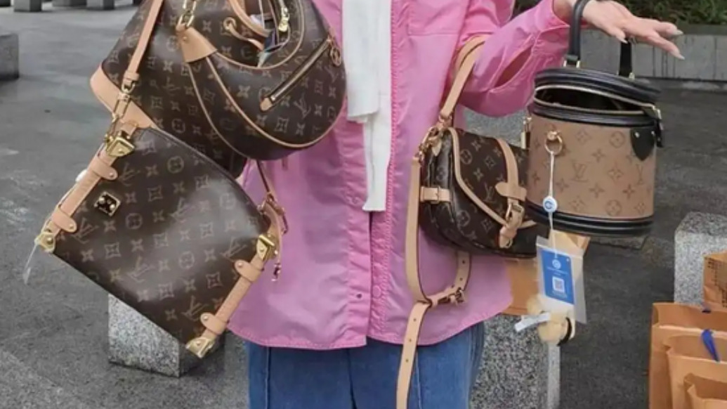 福州一女子称专柜买4个LV包被鉴定为假货，当地市监局介入