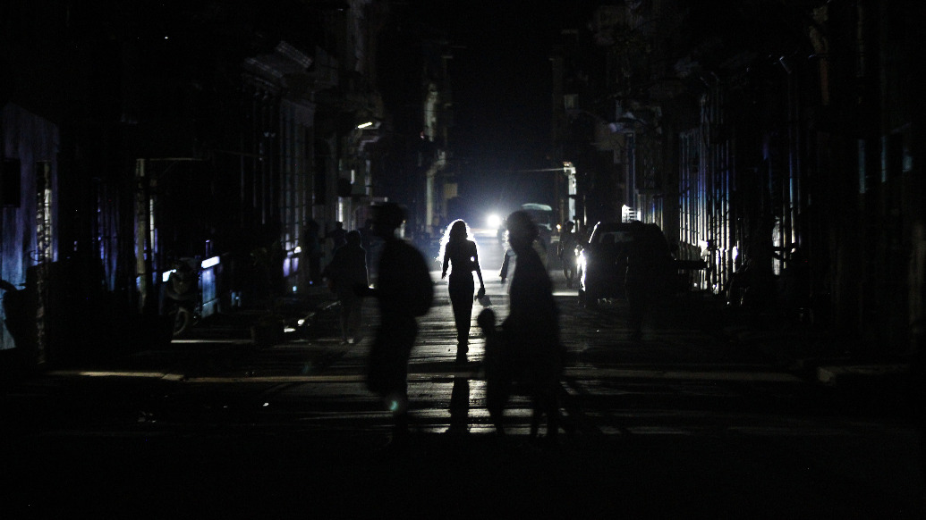 一月内三次全国大断电，古巴正在发生什么？｜907编辑部