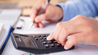 9家公募去年業(yè)績(jī)揭曉：華夏基金凈利24億暫列第一，國(guó)聯(lián)安縮水近15%