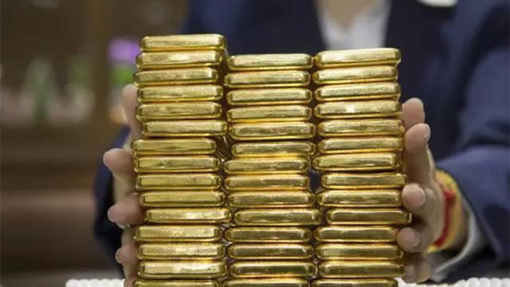 美股再度重挫，道指跌近800点！现货黄金涨2.54%