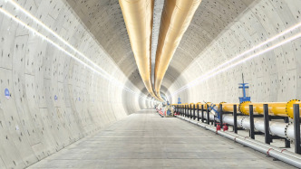 連續(xù)掘進(jìn)11182米，世界最大直徑高鐵盾構(gòu)機(jī)“領(lǐng)航號”上岸