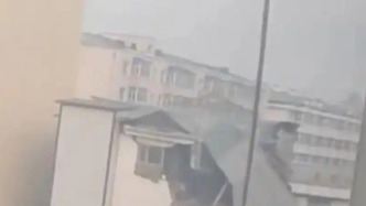 黑龙江海林一建筑坍塌致9人被困，其中2人已被搜救出来