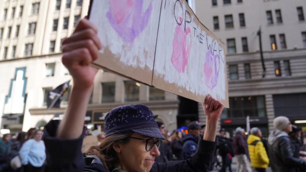 全美爆发第三轮“不要国王”示威，预计900万人上街抗议特朗普