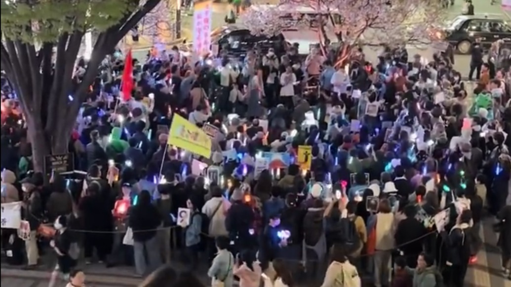 “我们替高市向中国道歉”，日本民众集会反对高市早苗