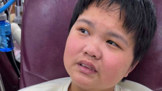 “地鐵擦血”女孩胡心瑤已到上海求診：這條路會(huì)很難，但我會(huì)堅(jiān)持走下去