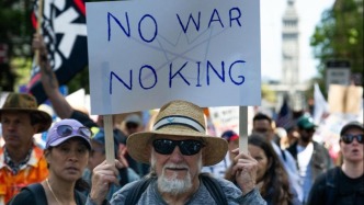 民調(diào)顯示美國選民對特朗普“不滿意率”創(chuàng)新高