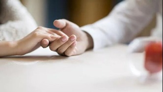 丈夫婚内赠与“第三者”财产，法院认定违背公序良俗判决返还