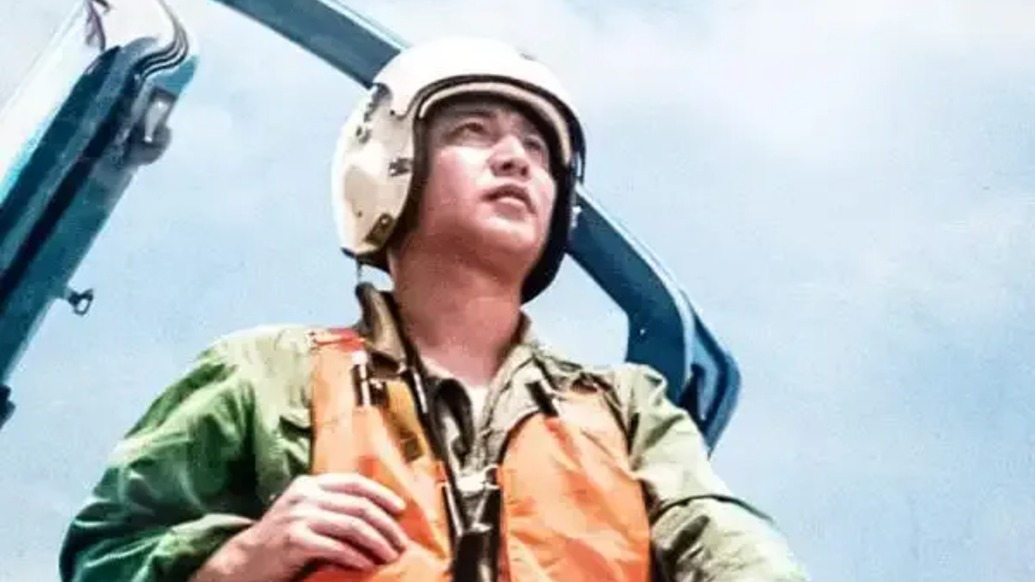 历史上的今天｜2001年4月1日“海空卫士”王伟牺牲，年仅33岁