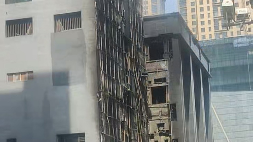 探访太原亲贤北街建筑火灾现场，伤者男友：女友躲在二楼昏厥被救，慌乱中遗失手机