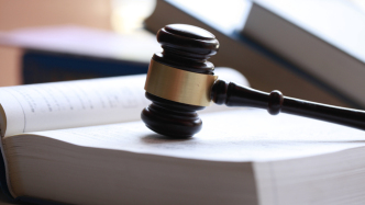 继母留遗嘱把房给亲弟弟，五名亲生子女被排除？法院这样判