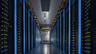 劍橋研究警告：AI數據中心制造“熱島”，周邊升溫高達9℃