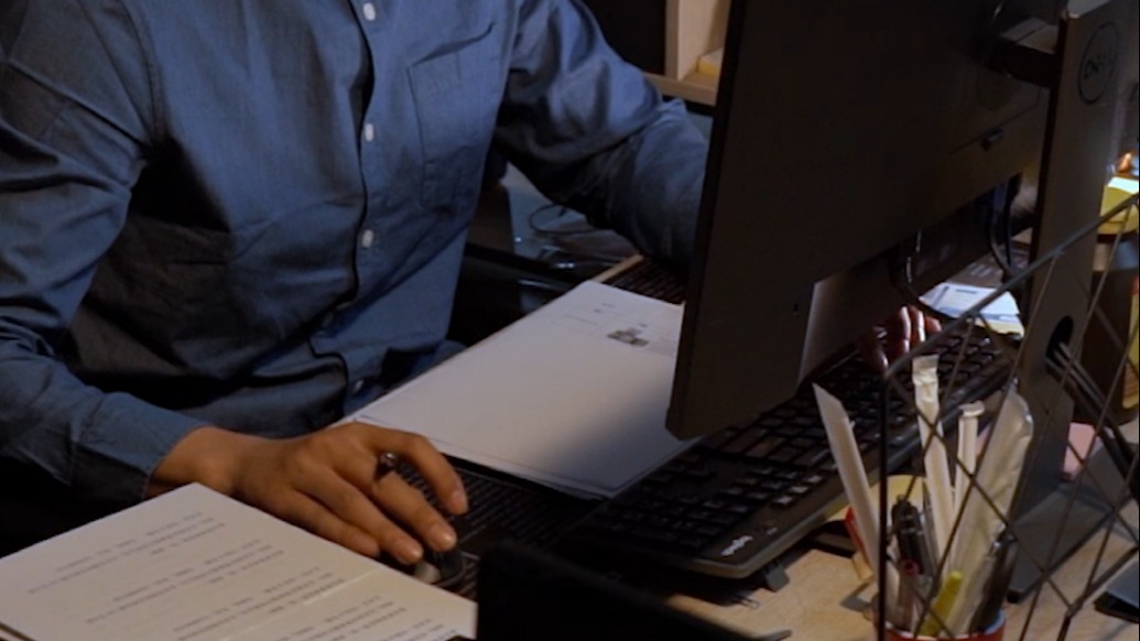 多家媒體細(xì)數(shù)職工為何“不敢休假”