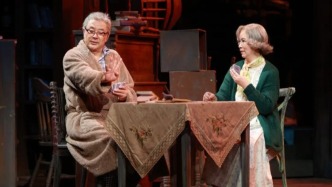 人艺经典《洋麻将》再登台：老龄化社会议题引发思考