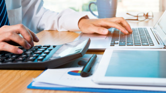 稅務(wù)總局：結(jié)合涉稅信息報送情況，深入研究完善同平臺經(jīng)濟相適應(yīng)的稅收政策