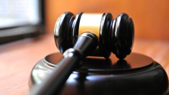 夫妻先后出賣5名親生子女獲利47萬元，雙雙獲刑