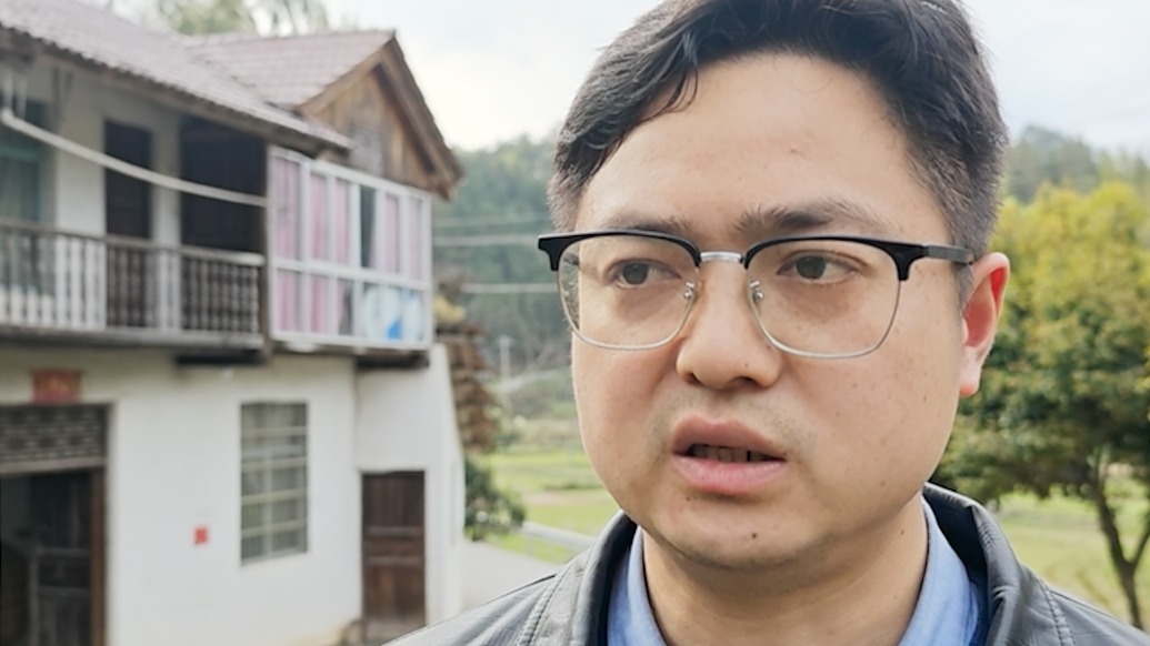 同村发小回忆张雪：小时候是孩子王，小伙伴们都跟着他跑