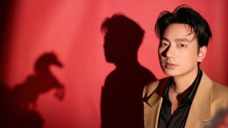 三度獻(xiàn)唱央視春晚的歌手海來阿木獲評(píng)副高級(jí)職稱