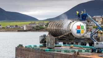 為擺脫數(shù)據(jù)中心資源束縛，科技巨頭“上天入海”