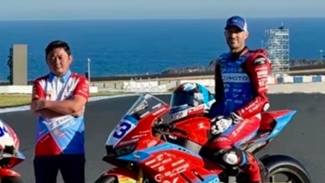 驾驶张雪机车夺冠的车手德比斯谈与张雪初识：我是他粉丝，也希望被欣赏