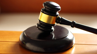 西安一水电工讨薪未果发视频维权被诉名誉侵权，一审开庭未宣判