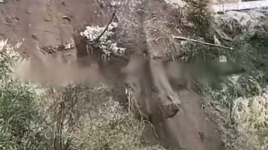 张家界笔架山附近出现山体滑坡，镇政府：专家已到现场勘察