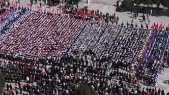 上了31年“行走的思政課”，寧夏固原3000余師生徒步百里祭英烈