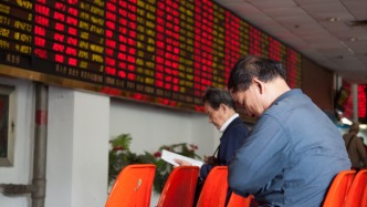 滬指跌1%報(bào)3880.1點(diǎn)：通信電子逆市上漲，兩市成交1.66萬億元