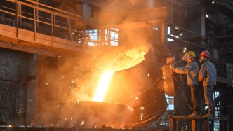 數(shù)千年煉鐵方式變了！中國鋼企的AI高爐出鐵了，“黑箱”問題破解