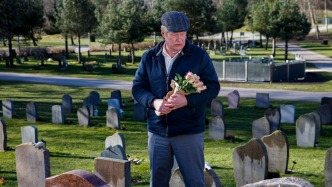 既然終點(diǎn)皆是死亡，我們?cè)撊绾味冗^這一生？