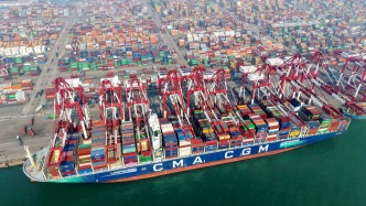 連續(xù)第四天，經(jīng)濟(jì)日報頭版頭條再駁“中國經(jīng)濟(jì)見頂論”