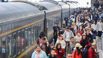 全國鐵路今日預(yù)計(jì)發(fā)送2190萬人次，計(jì)劃加開旅客列車1173列
