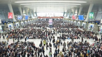 長三角鐵路昨日旅客運輸量創(chuàng)新高，今日計劃發(fā)送335萬人次同比增近12%