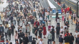 全國鐵路預(yù)計(jì)今日發(fā)送1470萬人次，加開旅客列車768列