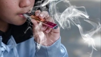 科學(xué)家警告：吸電子煙也可能導(dǎo)致患癌