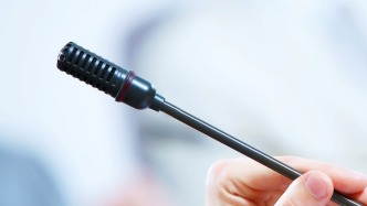 18歲男子無證駕駛轎車發(fā)生碰撞，成都警方通報