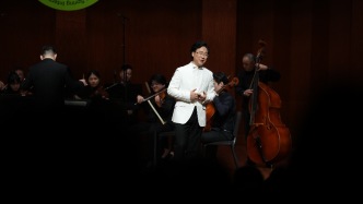 連唱兩遍《懷念》，廖昌永用歌聲紀(jì)念父親和恩師周小燕