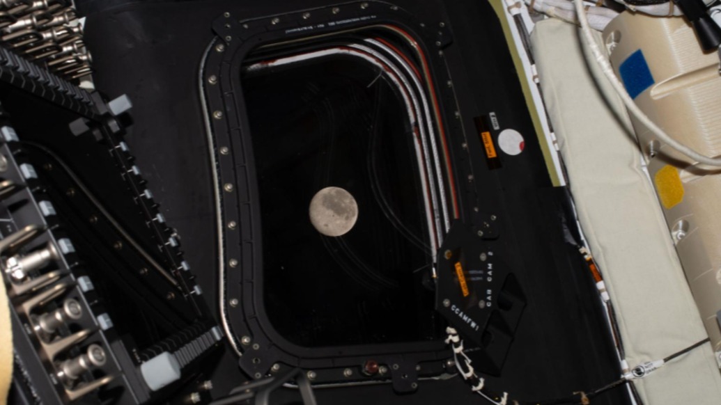 美“阿耳忒弥斯2号”载人绕月任务打破人类距离地球最远飞行纪录
